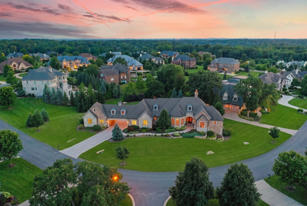 Palos Stone Ranch Estate Dusk.jpg